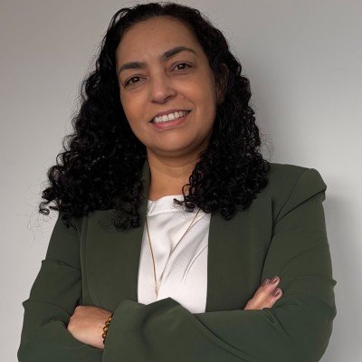 Claudirene, fundadora da Líderes à Mesa